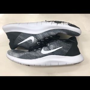 Nike Flex RN 2018 black and white size 7